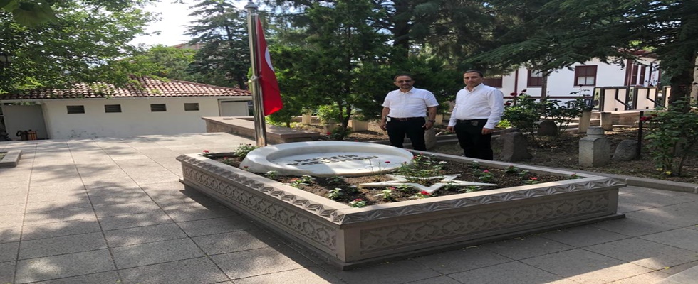 Cevdet Yıldırım, Muhsin Yazıcıoğlu’nun mezarını ziyaret etti