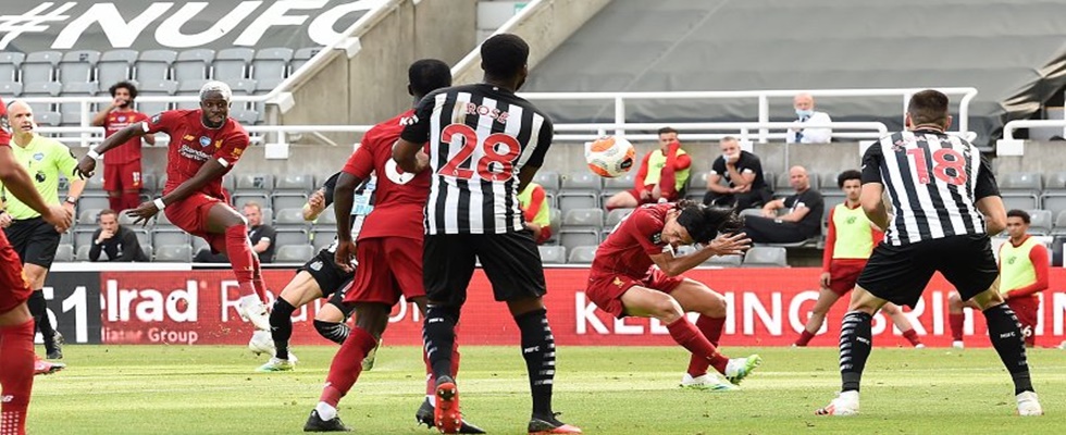 Newcastle United 3-1 mağlup etti