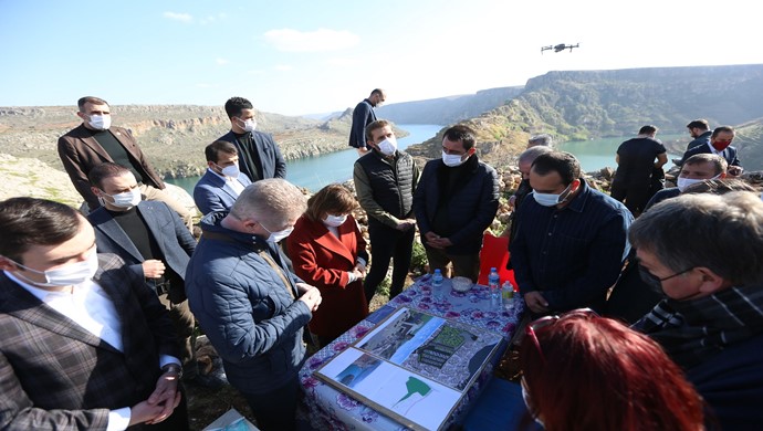 TÜRKİYE’NİN EN BÜYÜK CAM TERASININ İNŞASINA BAŞLANDI