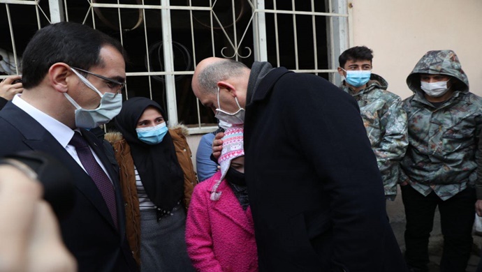 Bakan Soylu Yangın Felaketinden Etkilenen Artvin Yusufeli İlçesi Dereiçi Köyü’nde İncelemelerde Bulundu