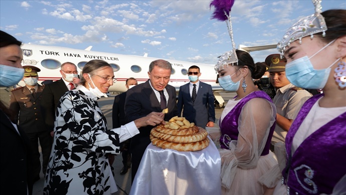 Millî Savunma Bakanı Hulusi Akar Kırgızistan’da