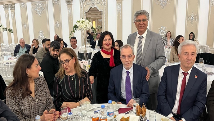HALK EVİ KADINLAR KOROSU VİYANADA MUHTEŞEM KONSER VERDİ