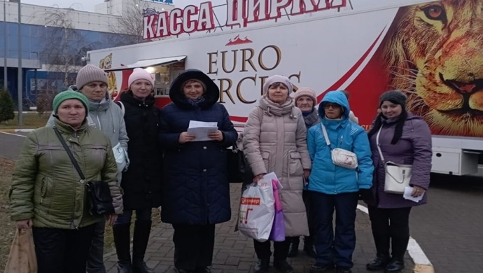 Ulyanovka’da Birleşik Rusya’nın desteğiyle engelli bireyler sirk gösterisine katıldı ve bowling oynadı