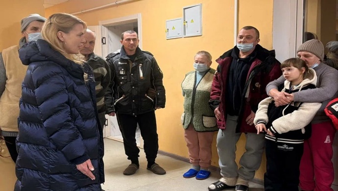 «Единая Россия» передала гуманитарную помощь эвакуированным жителям Северска (ДНР)