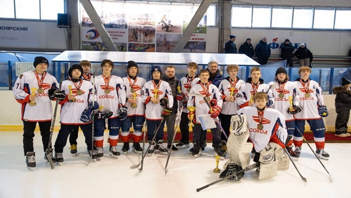 Birleşik Rusya Partisi’nin “Çocuk Sporları” projesi kapsamında, Krasnoyarsk Bölgesi’ndeki Podgorny’de bir gençlik hokeyi turnuvası düzenlendi